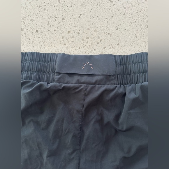 VARLEY HIGH RISE SHORTS - Picture 2 of 4